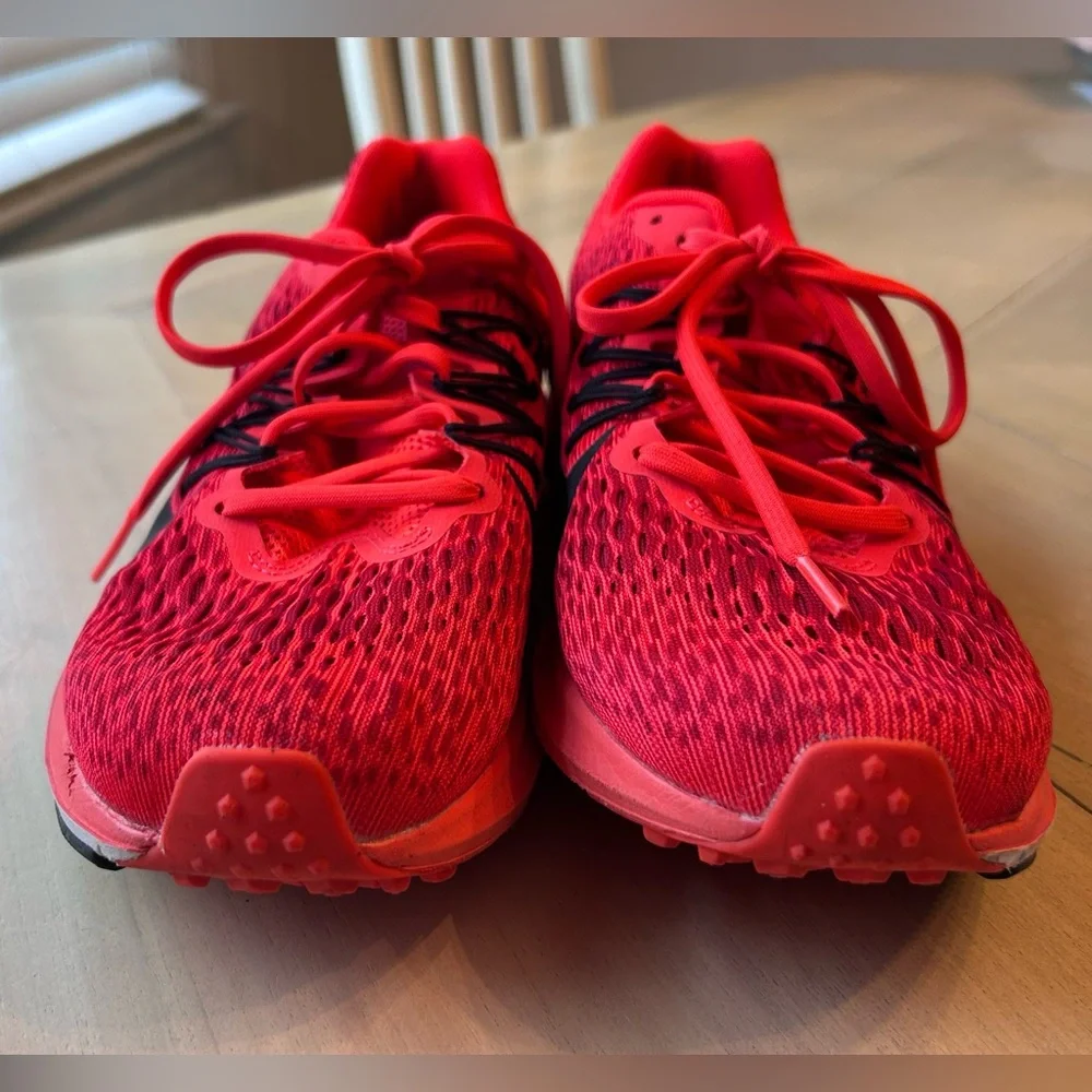 Nike Bright Red Running Shoes Zoom Winflo 5 size 9 - Picture 4 of 9